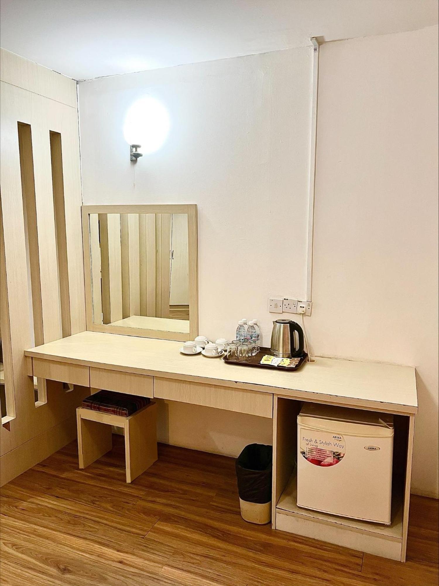 Promenade Service Apartment Кота-Кинабалу Экстерьер фото
