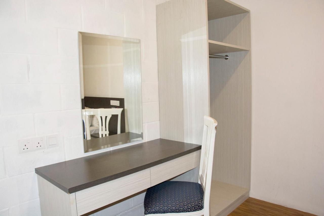 Promenade Service Apartment Кота-Кинабалу Экстерьер фото